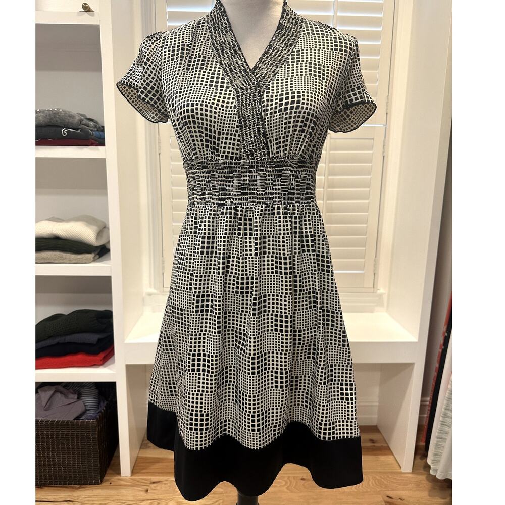 Banana Republic Women's Black White Short Sleeve V Neck Midi Dress 0
